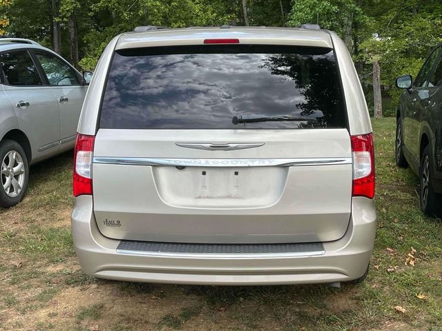 2016 Chrysler Town & Country Touring