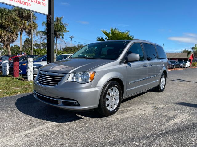 2016 Chrysler Town & Country Touring