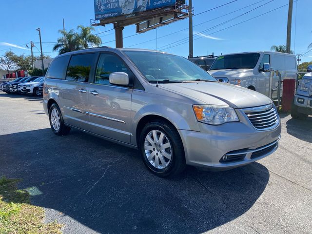 2016 Chrysler Town & Country Touring