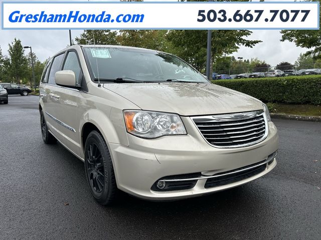 2016 Chrysler Town & Country Touring