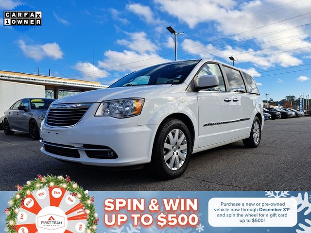 2016 Chrysler Town & Country Touring