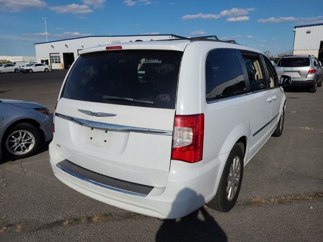 2016 Chrysler Town & Country Touring