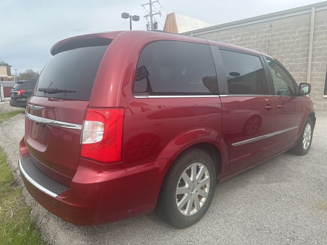 2016 Chrysler Town & Country Touring