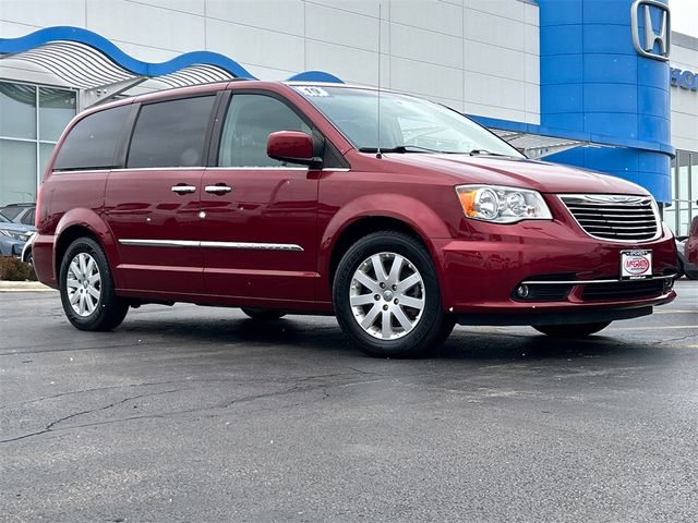 2016 Chrysler Town & Country Touring