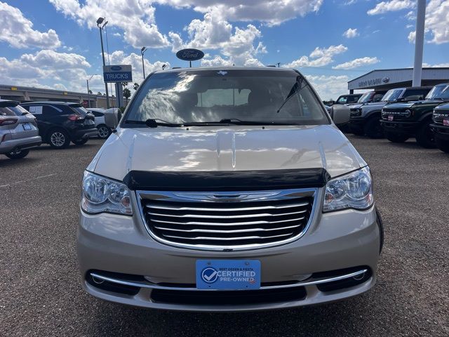 2016 Chrysler Town & Country Touring