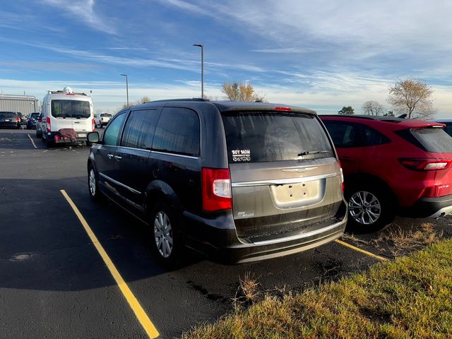 2016 Chrysler Town & Country Touring