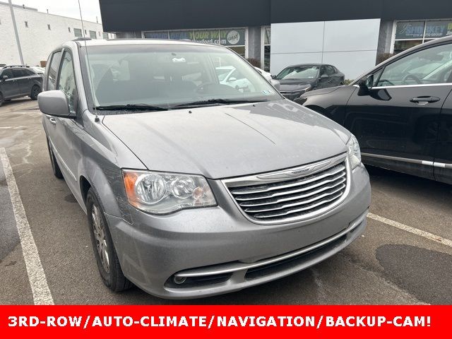 2016 Chrysler Town & Country Touring