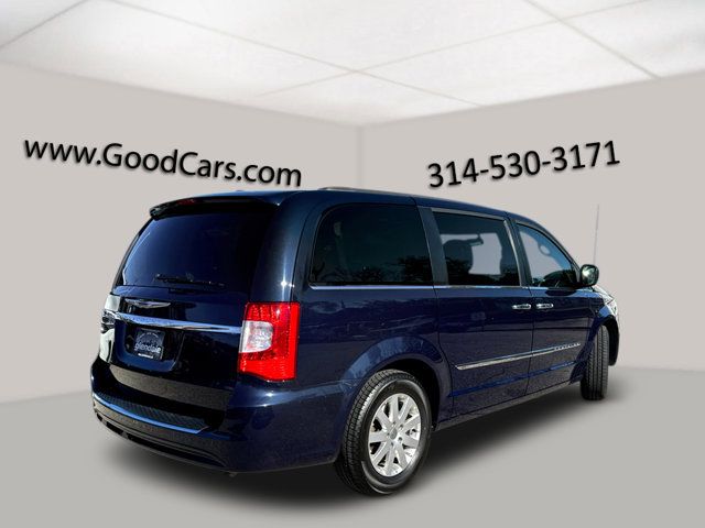 2016 Chrysler Town & Country Touring