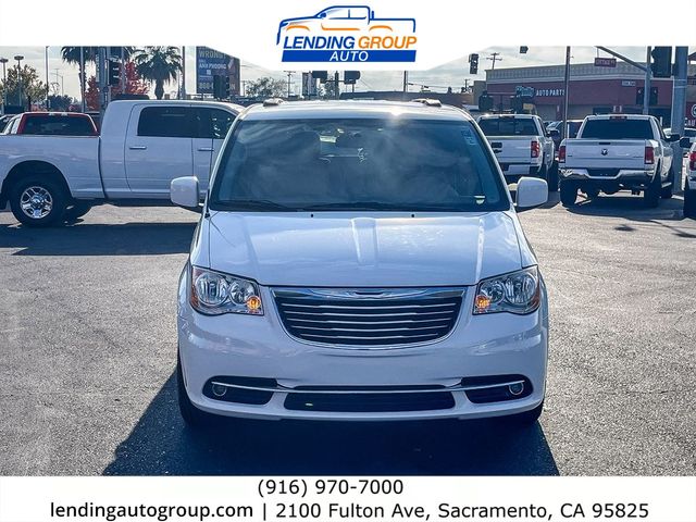 2016 Chrysler Town & Country Touring