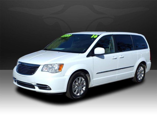 2016 Chrysler Town & Country Touring