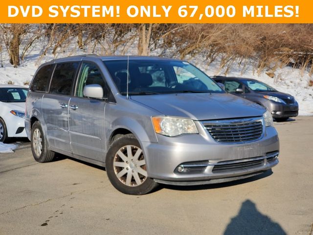 2016 Chrysler Town & Country Touring