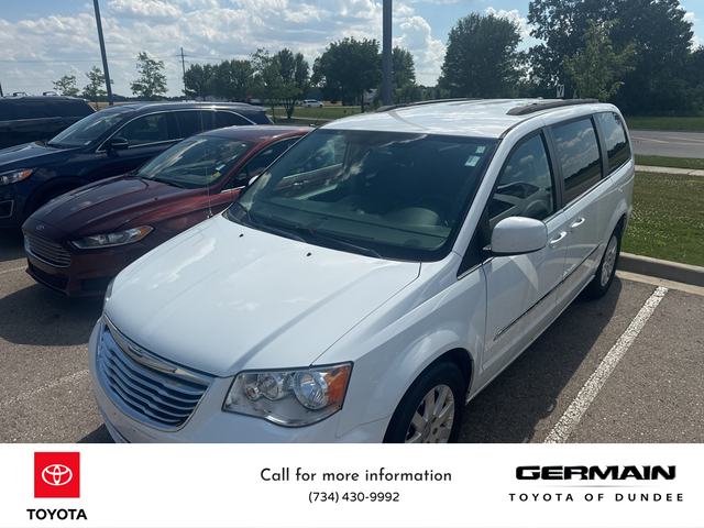 2016 Chrysler Town & Country Touring