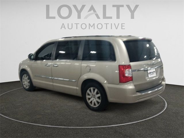 2016 Chrysler Town & Country Touring