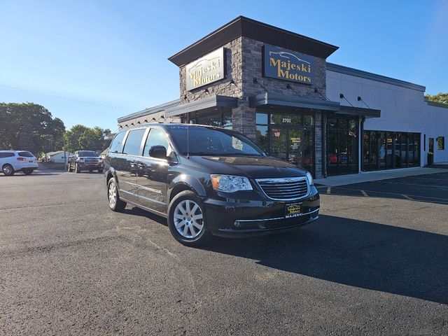 2016 Chrysler Town & Country Touring