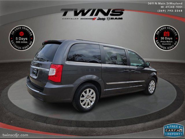 2016 Chrysler Town & Country Touring