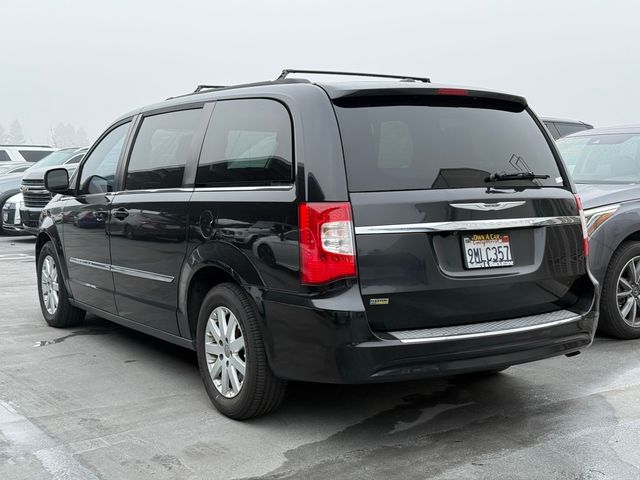 2016 Chrysler Town & Country Touring