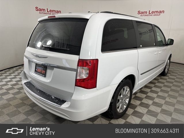 2016 Chrysler Town & Country Touring