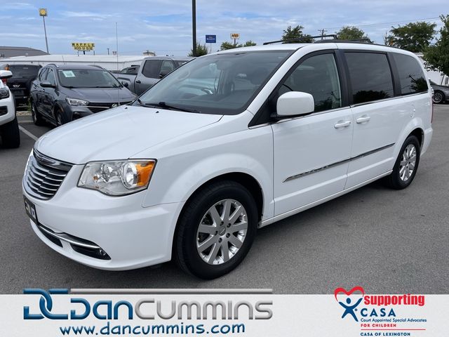 2016 Chrysler Town & Country Touring