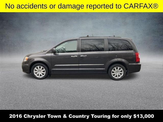 2016 Chrysler Town & Country Touring