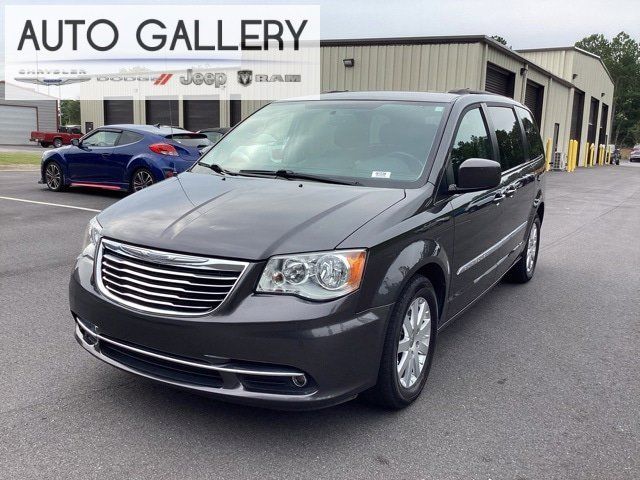 2016 Chrysler Town & Country Touring