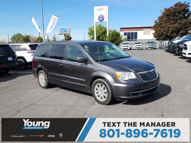 2016 Chrysler Town & Country Touring