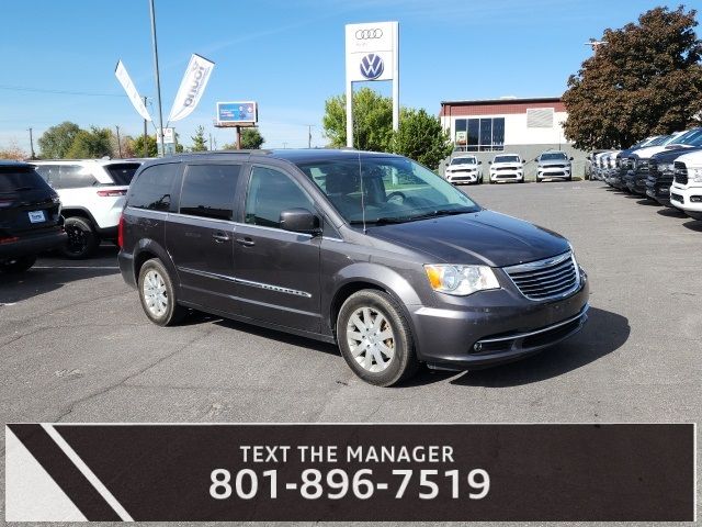 2016 Chrysler Town & Country Touring