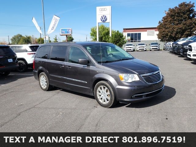 2016 Chrysler Town & Country Touring