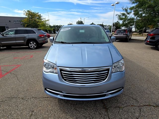 2016 Chrysler Town & Country Touring