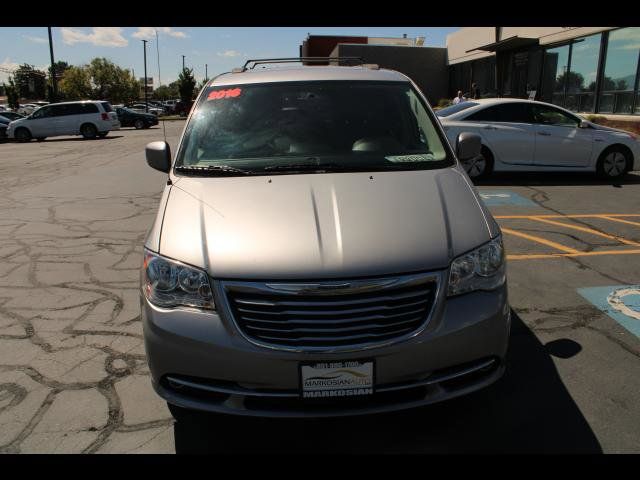 2016 Chrysler Town & Country Touring