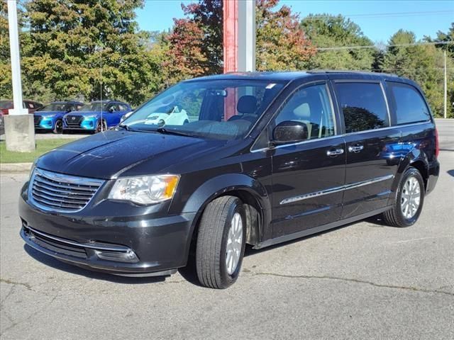 2016 Chrysler Town & Country Touring