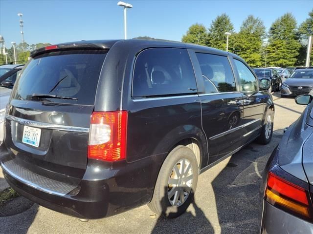 2016 Chrysler Town & Country Touring