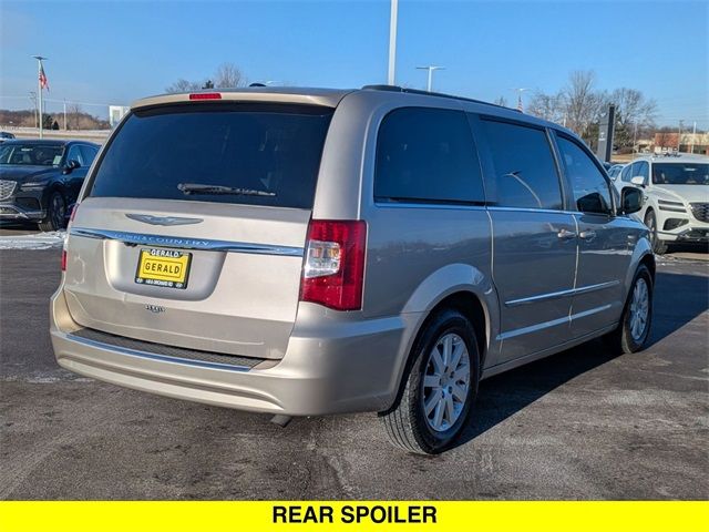 2016 Chrysler Town & Country Touring