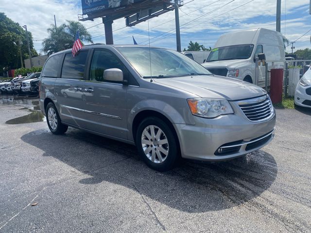 2016 Chrysler Town & Country Touring