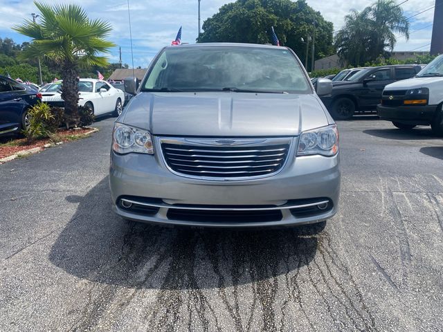 2016 Chrysler Town & Country Touring