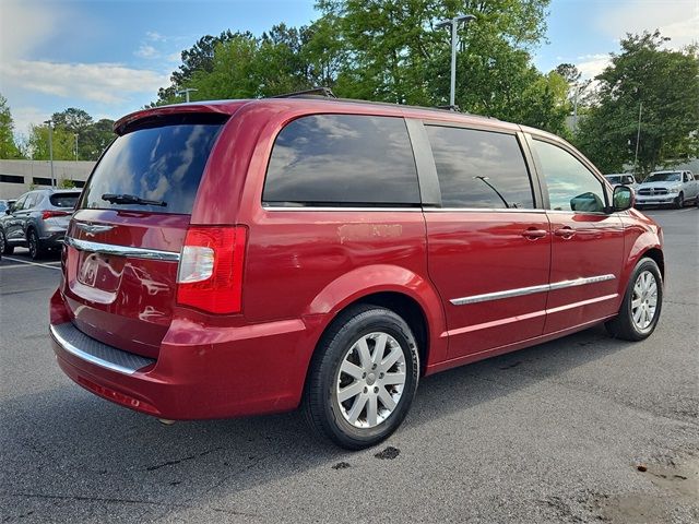 2016 Chrysler Town & Country Touring