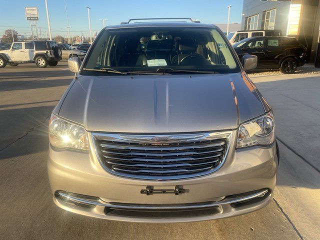 2016 Chrysler Town & Country Touring