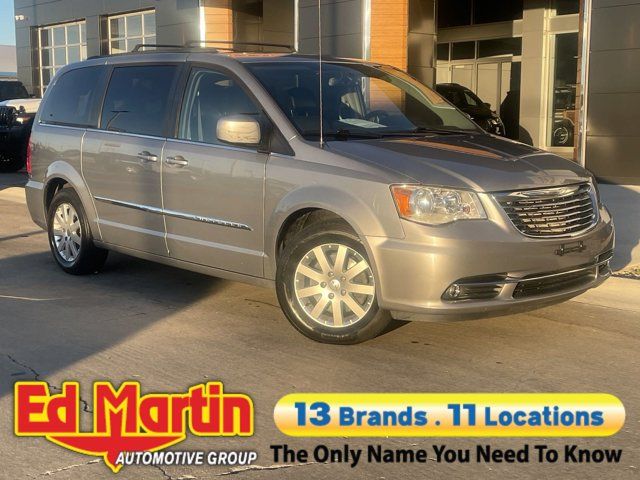 2016 Chrysler Town & Country Touring