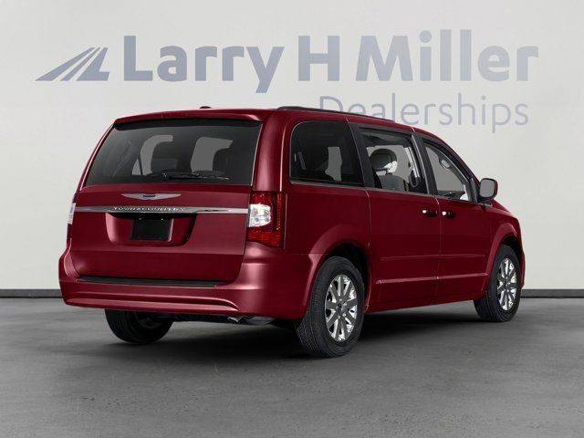 2016 Chrysler Town & Country Touring