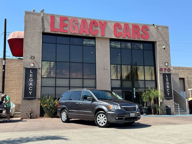 2016 Chrysler Town & Country Touring