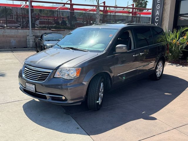 2016 Chrysler Town & Country Touring