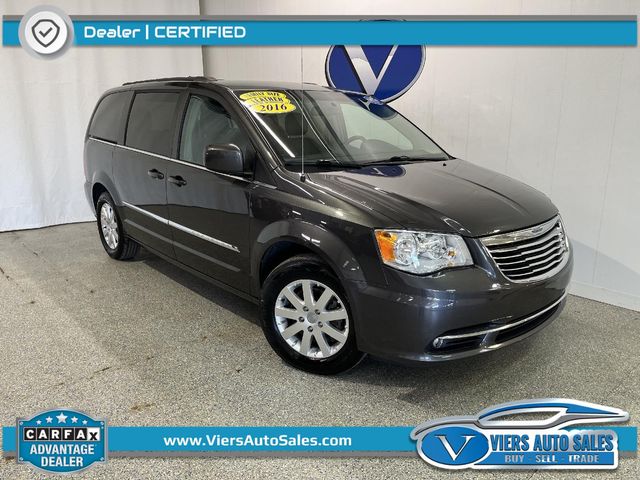 2016 Chrysler Town & Country Touring