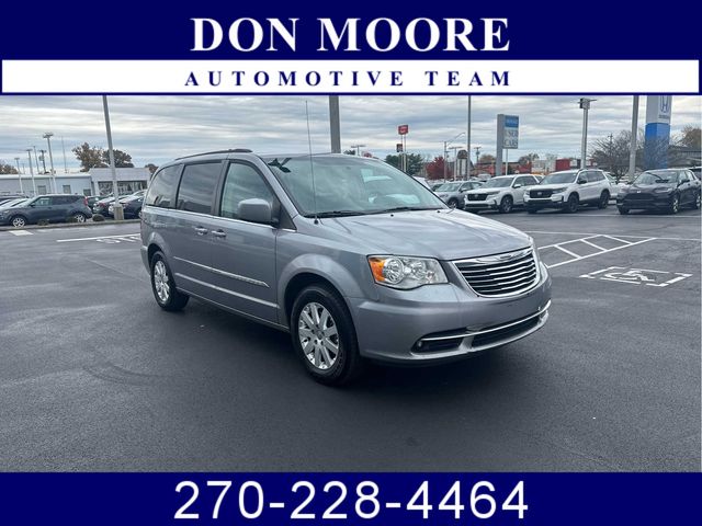 2016 Chrysler Town & Country Touring