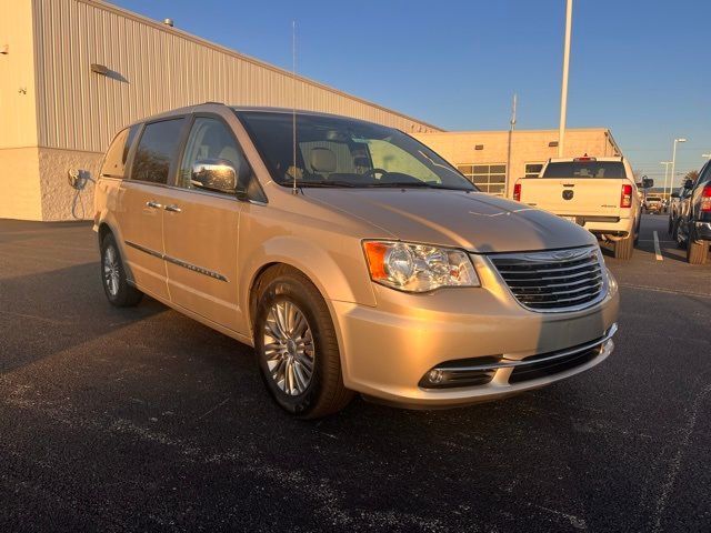 2016 Chrysler Town & Country Touring-L Anniversary Edition