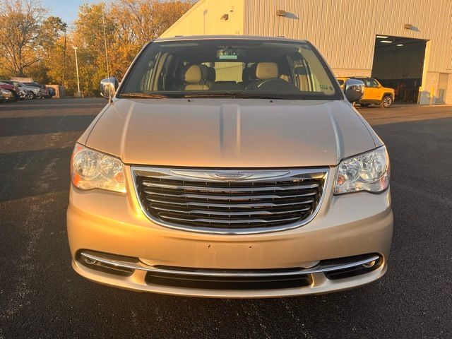 2016 Chrysler Town & Country Touring-L Anniversary Edition