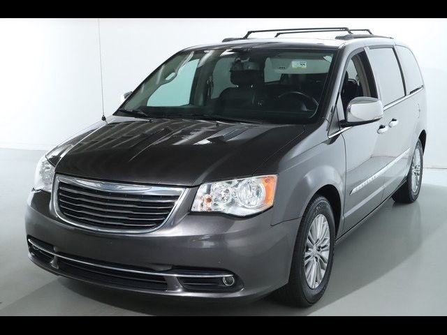 2016 Chrysler Town & Country Touring-L Anniversary Edition