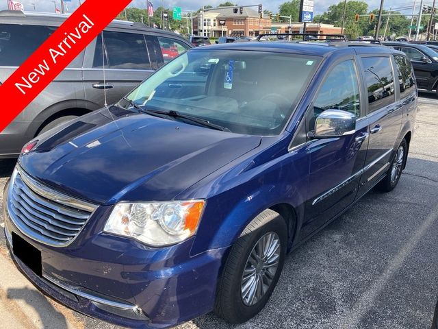 2016 Chrysler Town & Country Touring-L