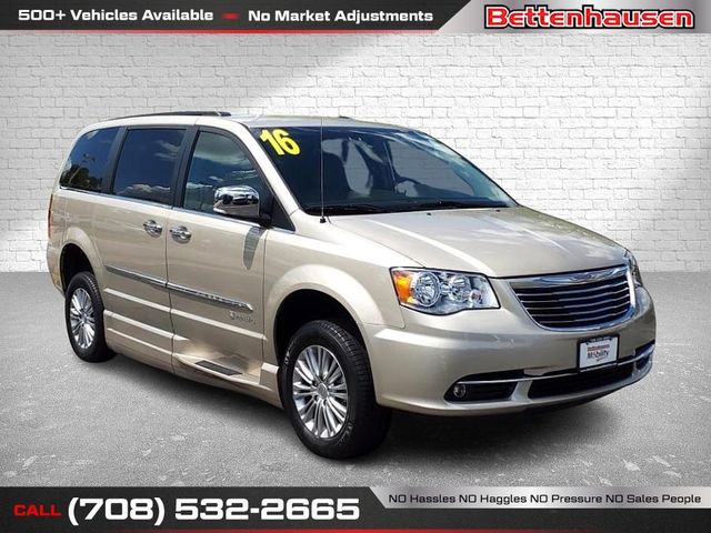 2016 Chrysler Town & Country Touring-L