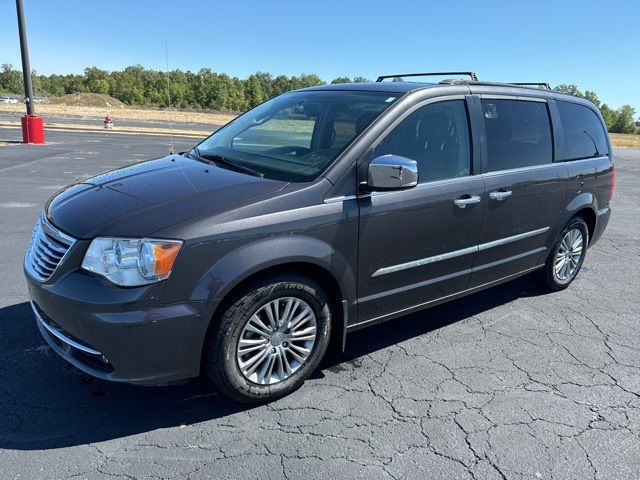 2016 Chrysler Town & Country Touring-L Anniversary Edition