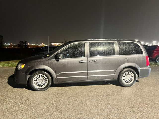 2016 Chrysler Town & Country Touring-L Anniversary Edition