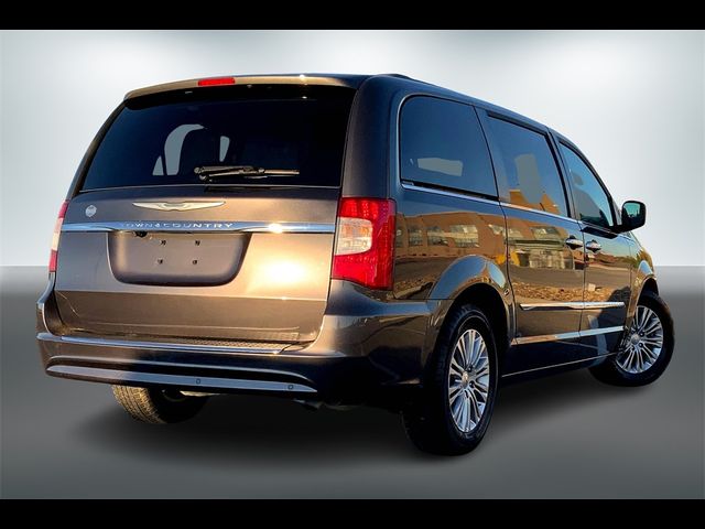 2016 Chrysler Town & Country Touring-L Anniversary Edition